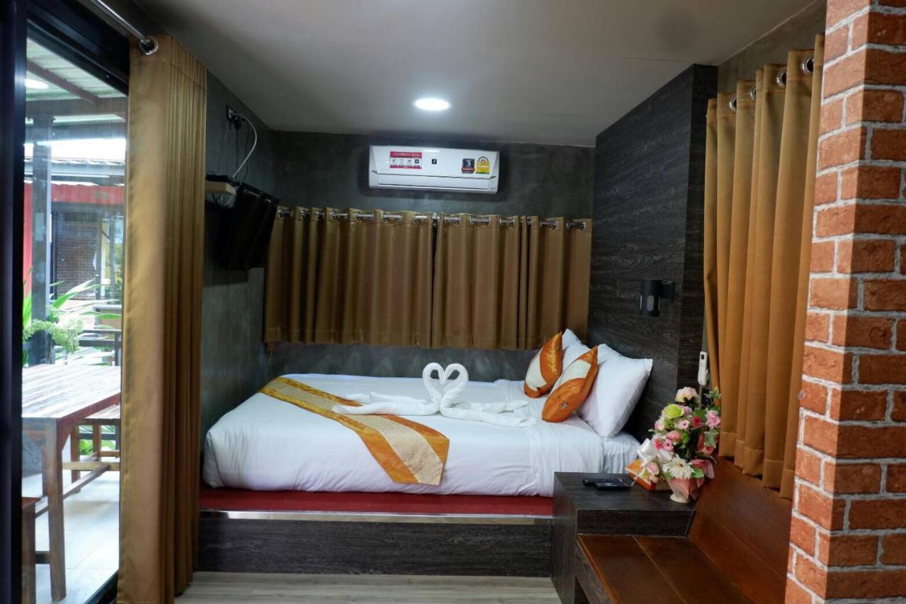 Amazon Resort Surat Thani Esterno foto