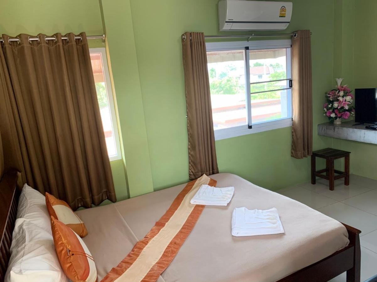 Amazon Resort Surat Thani Esterno foto