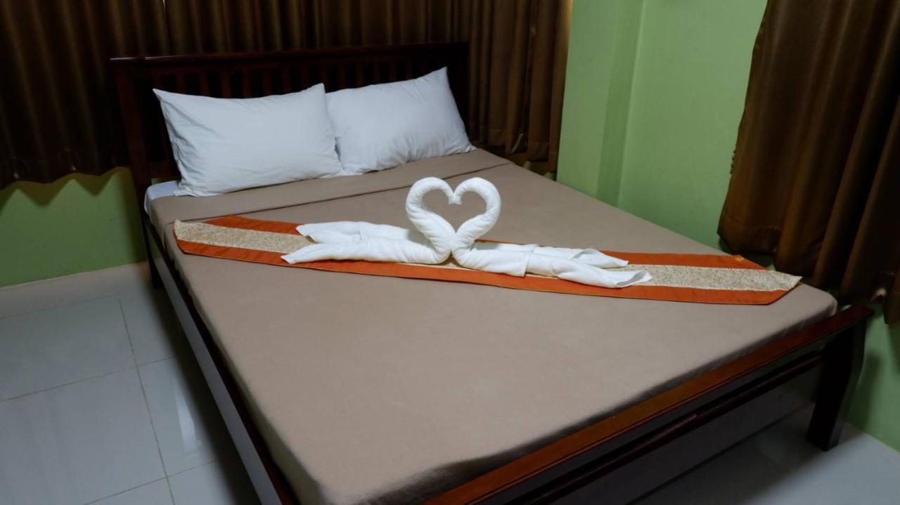 Amazon Resort Surat Thani Esterno foto