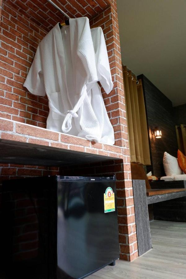 Amazon Resort Surat Thani Esterno foto